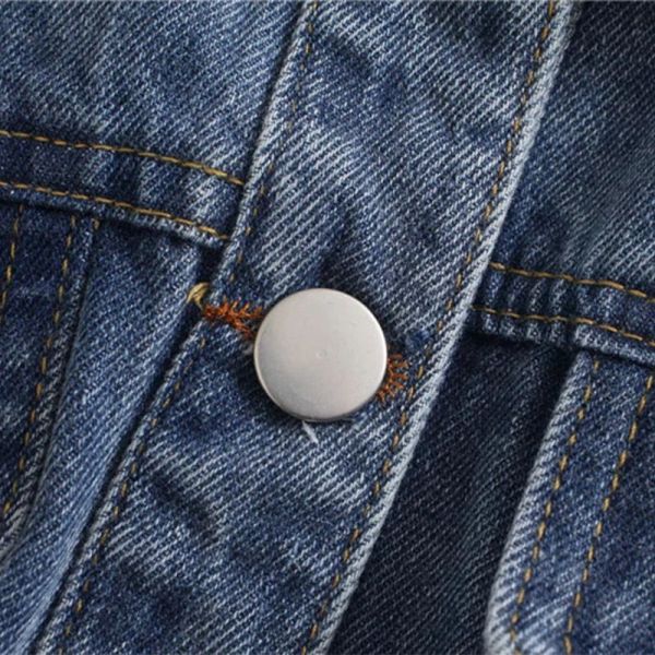 Фабрика подгоняла одежду джинсовой ткани отворотом кардиганов джинсовой ткани случайных людей изготовленную на заказ