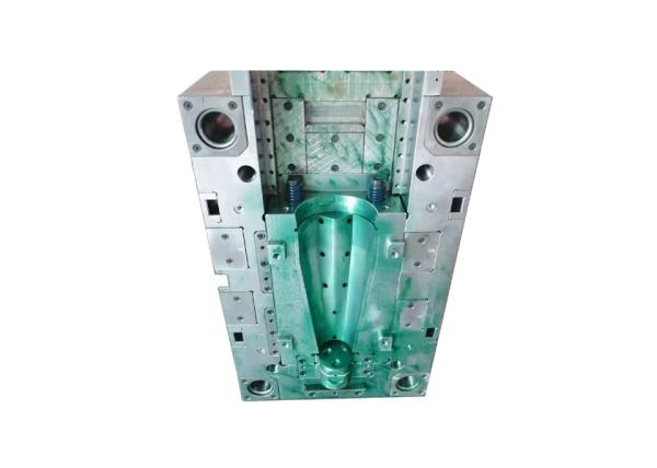 300K Shots SKD61 Base TPU Plastic Injection Mold