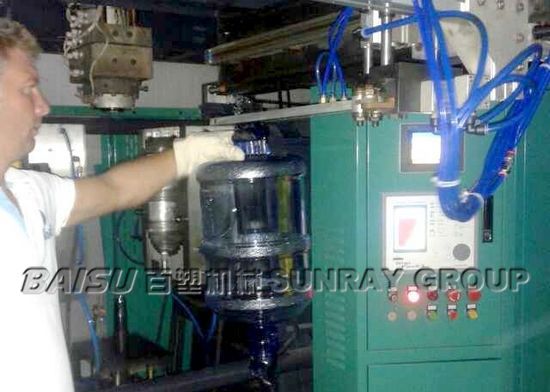 PC Material Horizontal Plastic Bottle Molding Machine Witn Pneumatic System SRB82PC