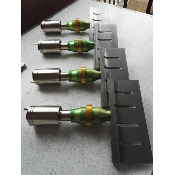 305mm Titanium Blade ultrasonic food cutter , cake cutting equipment