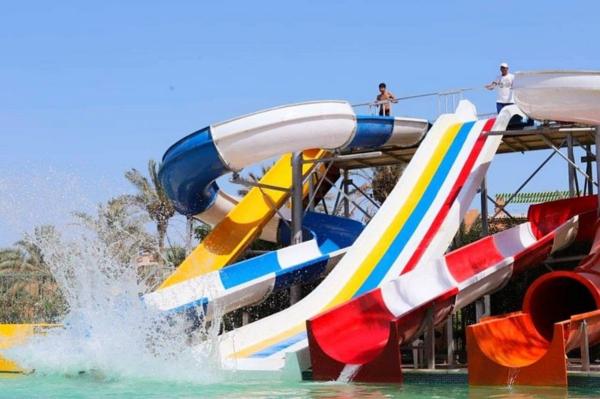 Parcs aquatiques piscine de loisirs équipements de toboggan en fibre de verre