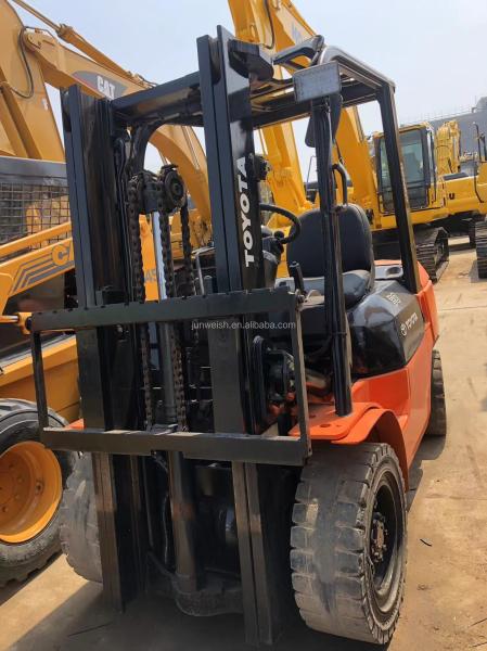 FD30 2T 3T 5T 3 Mast Side Shift TCM Komatsu Forklift Japan in Building Material Shops
