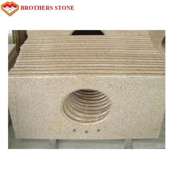 G682 Rusty Yellow Granite Stone Slabs , G682 Sunset Gold Granite Fashionable Appearance
