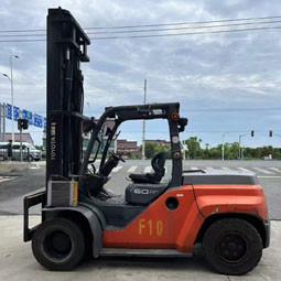 Toyota 8F 6 Ton Used Diesel Forklifts Toyota Forklift 2 Stages Masts Made In Japan