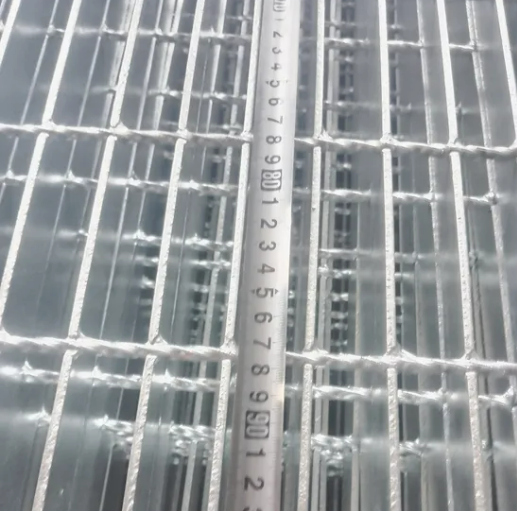 Heavy-Duty Galvanized Steel Grating with Easy Installation for Industrial and Commercial Use