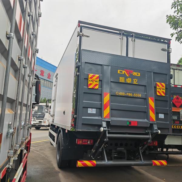 Dongfeng KR Hydraulic Lift Gate Transport Food Truck With Carrier Refrigerator Freezer Box 