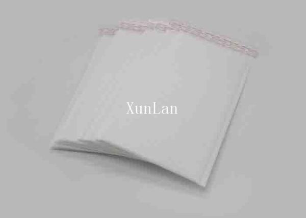 Tamanho de envio poli branco do cliente dos encarregados do envio da correspondência da bolha com resistência de umidade