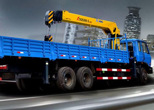 Mini XCMG Telescopic service truck with crane , Safety Transportation
