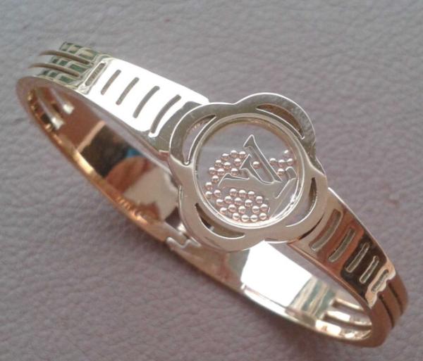 316L S.Steel Ladies 14K RGP PLATING Italy Paris Design ROUND LOCKET Style Bracelet Bangle