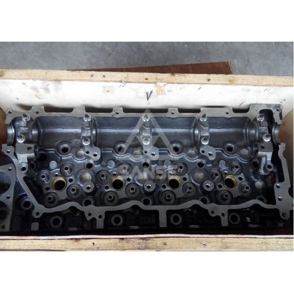 Four Cylinders Diesel Engine Cylinder Head  ISUZU 4BG1 Hitachi Excavator Parts