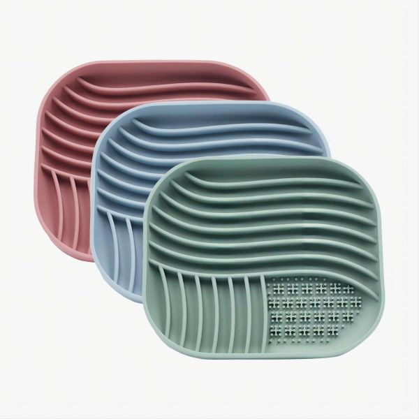 2024 Silicone Pet Slow Feeder BPA Free Licking Mat for Dogs and Cats Large Suction Cup