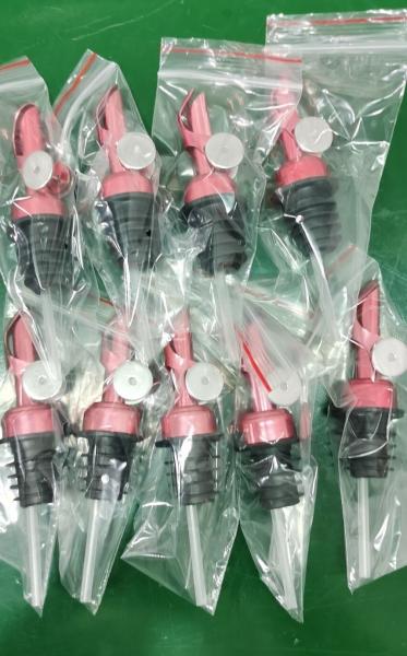 Factory Wholesale 12cm Weighted Oil Pourer, Self Closing Spout, 4 Colors Available Siver/Gold/Red/Green