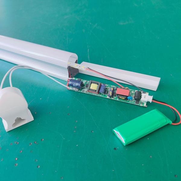 EMC Standard LED Emergency Tube Light With AC85-265V PF 0.9 6000K 140lm/w 5 Years Warranty