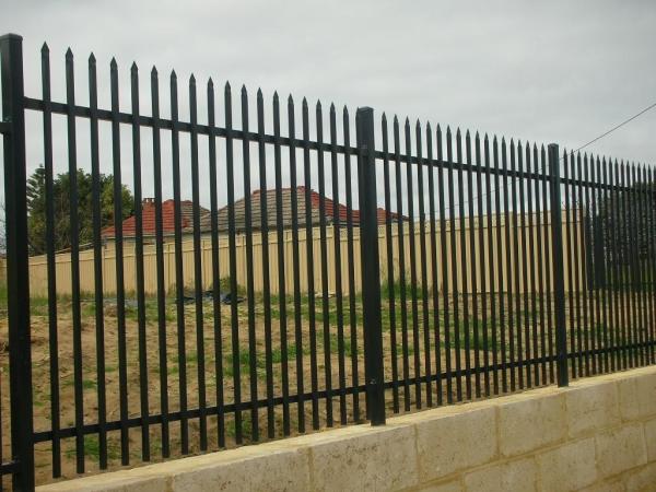 2.4*2.1m designs for steel fence with hot dipped galvanized tube 80gram/SQM /mm zinc