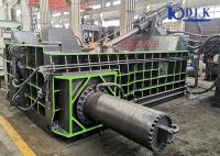 Las prensas de la chatarra del reciclaje de residuos planchan la máquina de embalaje de acero de aluminio de cobre