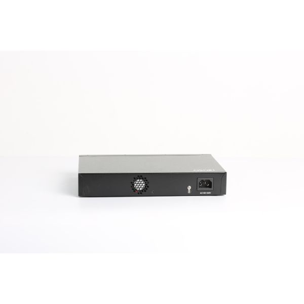 8K MAC 24 100M Tp 2 1000M Combo 26 Port Gigabit Switch 11W AC100V