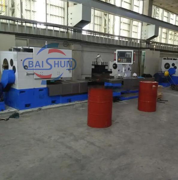 Máquina de torneamento de rolos de aço fundido de rolos CNC
