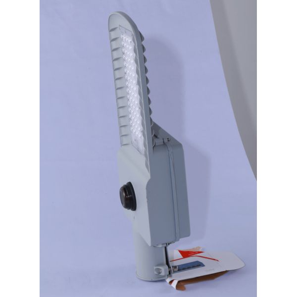 Уличный свет батареи лития 60w светов дороги ODM 90AH 12h солнечный приведенный в действие солнечный