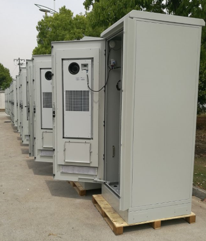 Приложение оборудования анти- крышки замка похищения на открытом воздухе, контроль температуры шкафа шкафа 19 дюймов