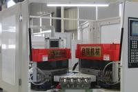 Machine de moulage par injection-soufflage ZQ80 : Une solution de production de masse à faible consommation, basée sur la technologie de synchronisation de précision