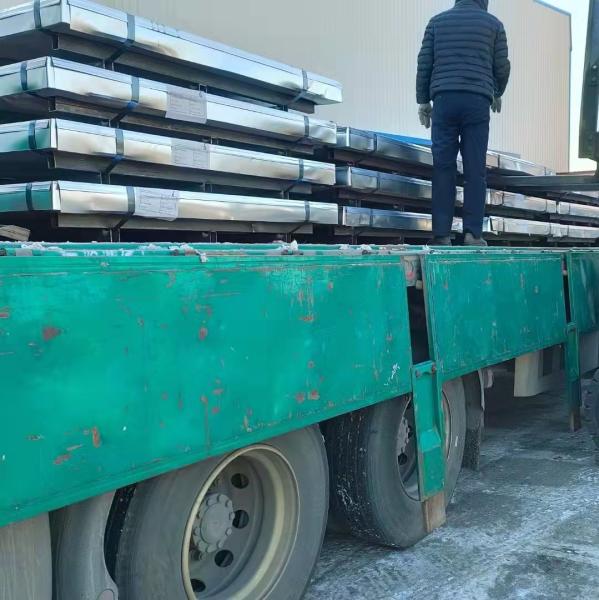 Zinque a bobina de aço galvanizada revestida Z30-Z275 lubrificou o tratamento de superfície
