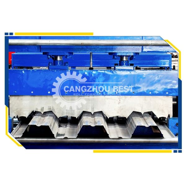 Русский стандартный крен палубы пола Х75 формируя профиль машины/металла формируя линию