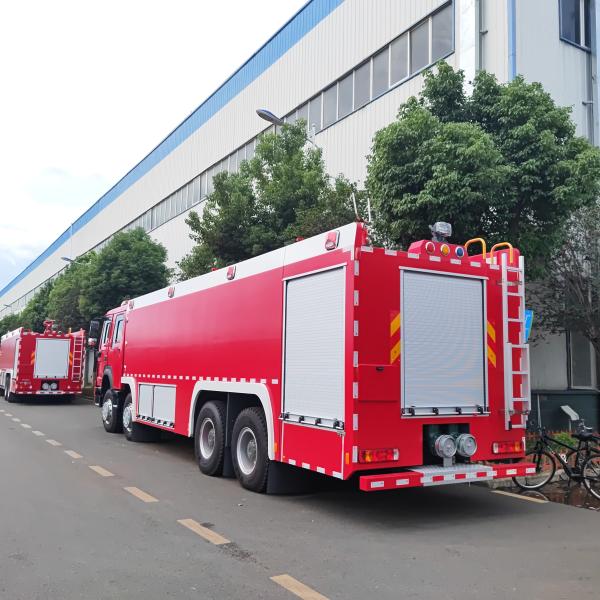 Howo 430hp 24000liter Foam Water Tanker Fire Truck For Industrial Fires / Airport Rescue