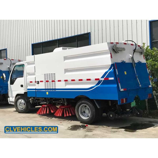 100P ELF 98hp ISUZU Road Sweeper Truck 5000L Euro 3 Emission