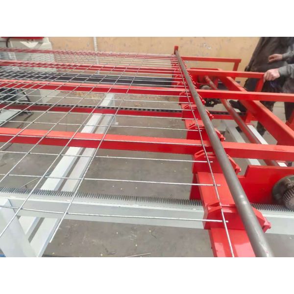 Red Painting Plc Control By Touch Screen Weld Mesh Manufacturing Machine