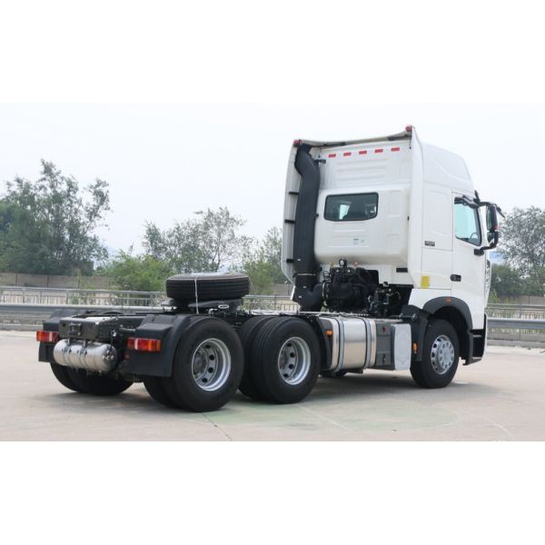 RHD / LHD 10 Wheeler Tractor Head 336HP Tractor Head 3 Axles Prime Mover
