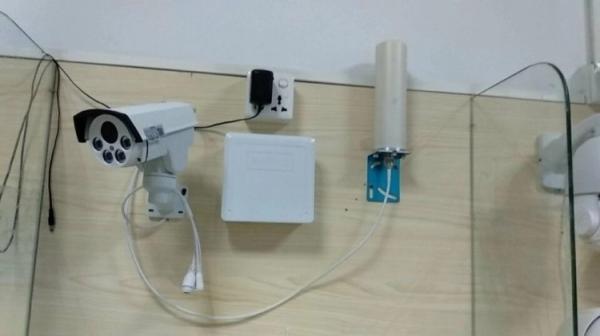 700-2700MHz 4G LTE MIMO Antenna Long Range 4G LTE Antenna Low Profile 4G MIMO LTE Roof Mount Antenna 6dbi