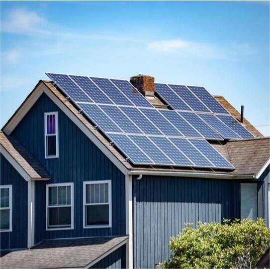 Système d'énergie solaire hybride hors réseau de 5 kW 8 kW 10 kW 15 kW monté sur le mur avec panneau solaire