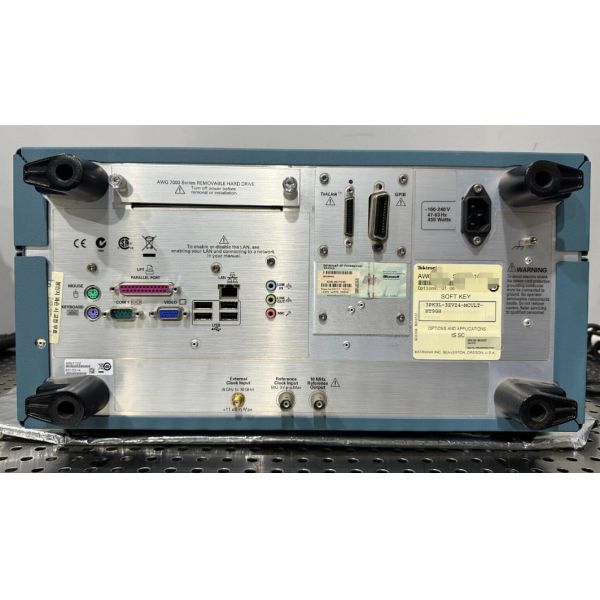 AWG7102 Tektronix Arbitrary Waveform Generator 10GS/S High Bandwidth Output