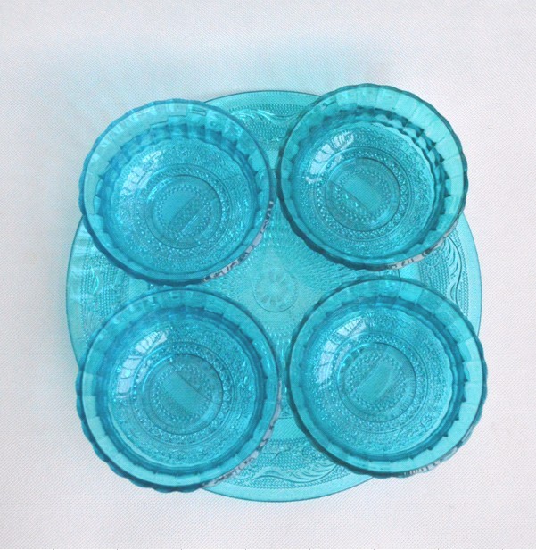 Glass Plates With 4 Bowls