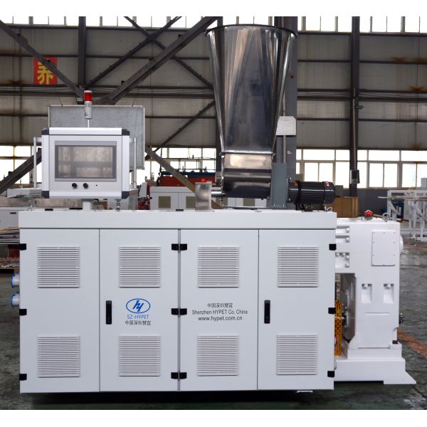 Машины для экструдирования пластиковых листов из ПВХ с пенообразующими панелями