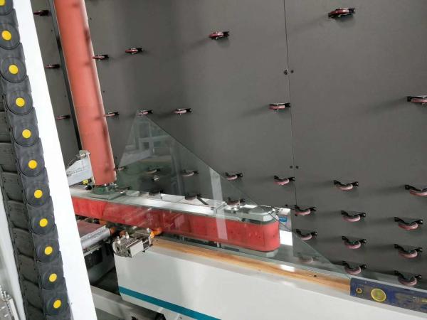 O robô de selagem de vidro de isolamento esperto deu forma ao equipamento de moedura e de lustro de vidro