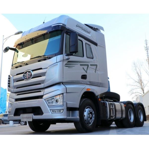 Heavy Duty 6x4 Tractor Towing Vehicle with Air Suspension Seat and Hydraulic Steering