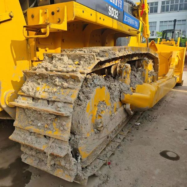SHANTUI SD32 37 Ton 320HP Heavy Crawler Bulldozer with 10 m³ Semi-U Blade for Mining and Construction