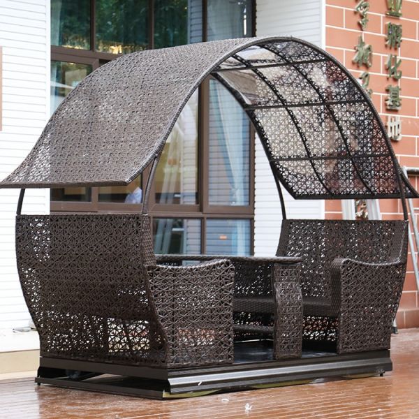 Outdoor Furniture Rattan Day Bed Wicker Sun Bed Sofa Bed with Modern and Sleek Design