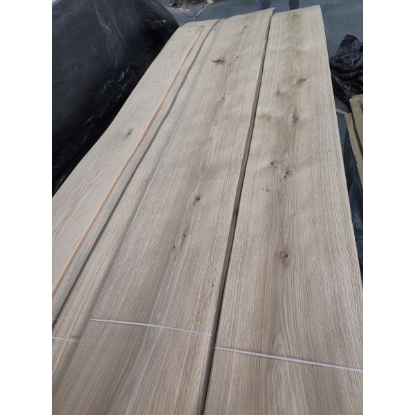 Natural Sliced Knotty American White Oak Veneer Sheets For Decoration
