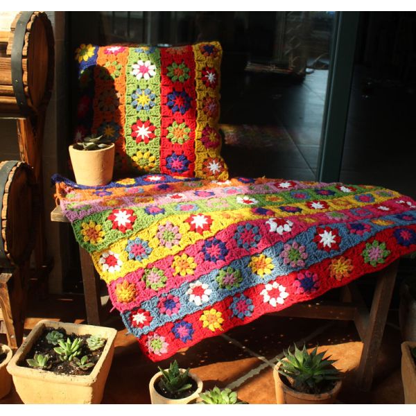 Y-F 80*60 Handmade Crochet Striped Daisy Wool Coffee Table Cloth Blanket Floral Leisure Vintage Sofa Blanket