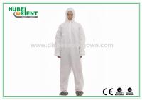 Tamanho livre 55gm Camisa de proteção descartável com capuz e cobertor de pés