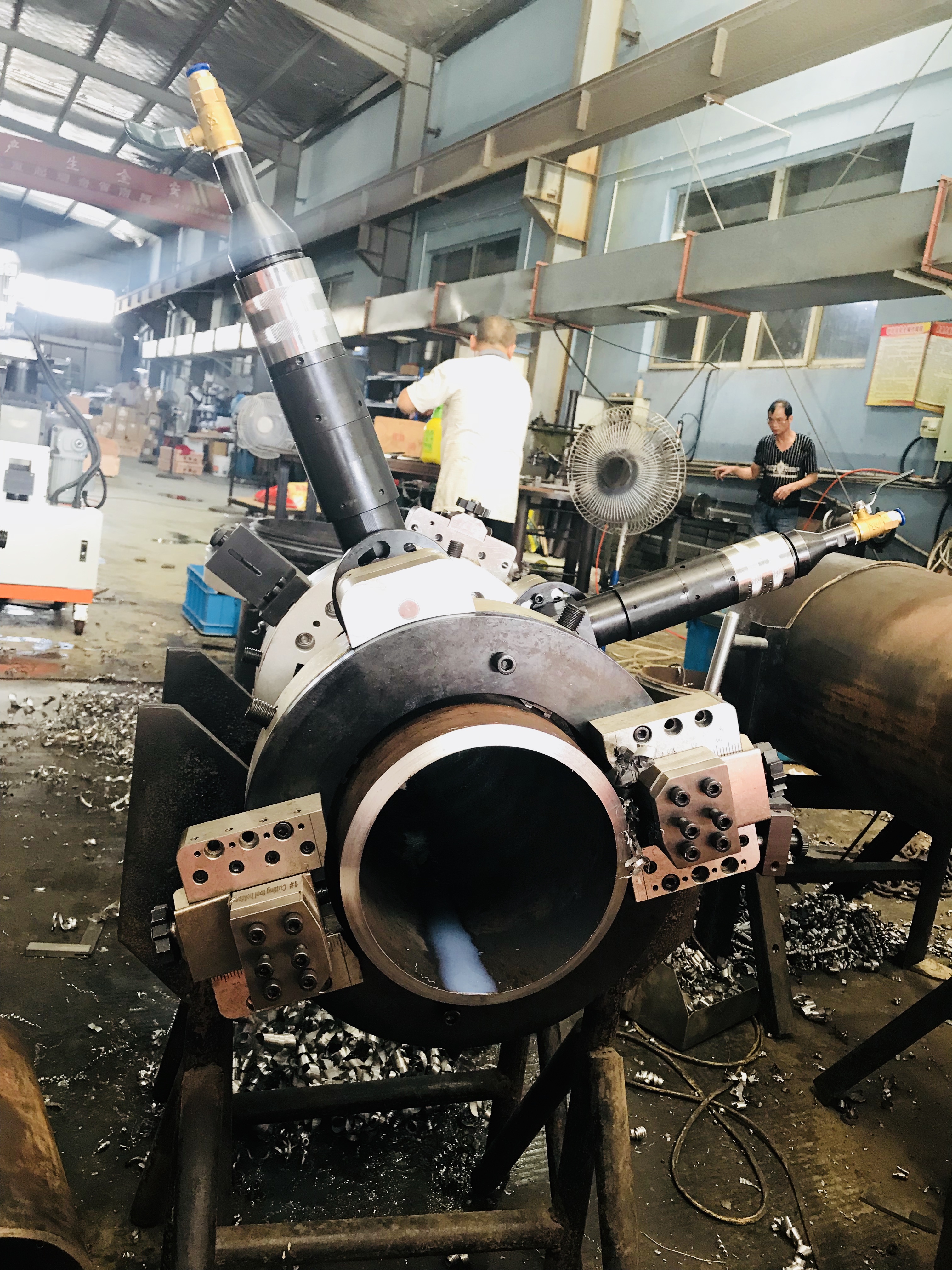 Машина 8-42р/минимальная скорость взрывозащищенного пневматического вырезывания трубы скашивая