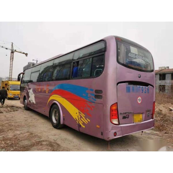 Yutong ZK6107 usado das boas condições esquerdas de aço do Euro III da direção dos assentos do chassi 47 de Bus For Africa do treinador baixo quilômetro