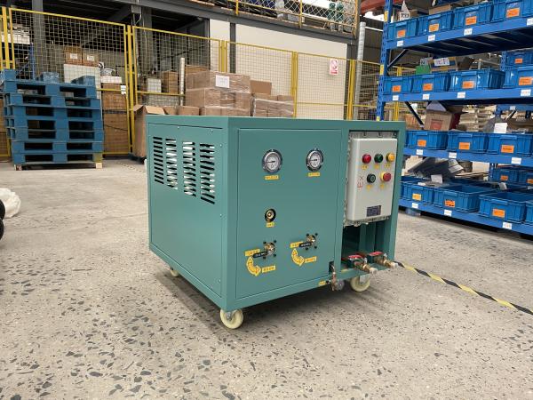 Machine de recharge de réfrigérant à haute vitesse à basse pression