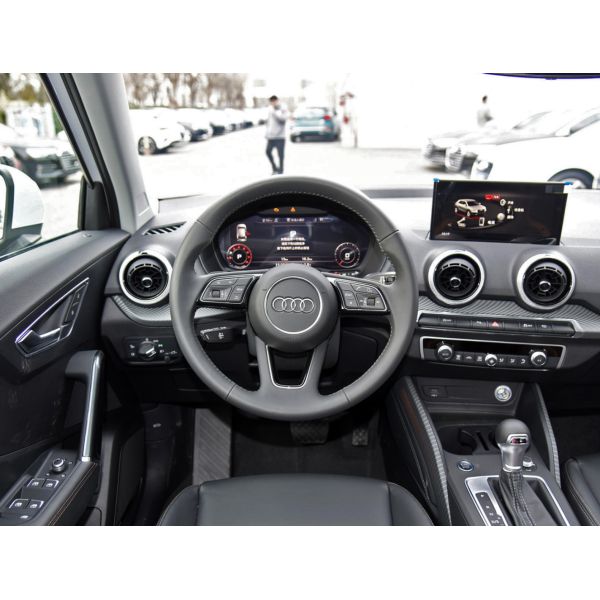 Audi Q2L 2022 35 TFSI Moda Dinâmico Pequeno SUV a gasolina Cinco Lugares Novo