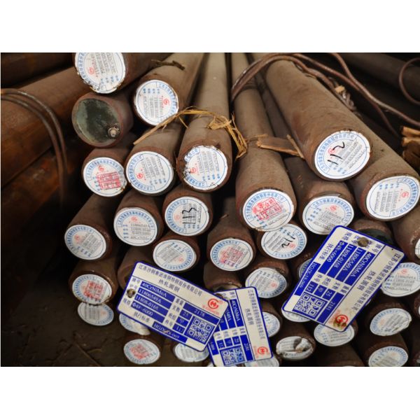 Barre d'acier laminée à chaud et forgée EN24 SAE4340 1,6511 SNCM439 40CrNiMo