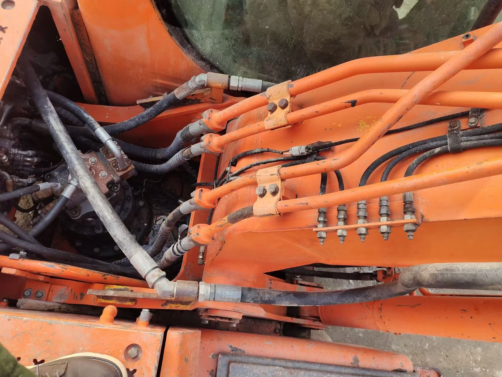 Экскаватор Doosan DX225LC оригинального качества и доступной цены