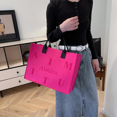 Portable Promotion Custom Printed Logo Felt Tote Bag Handbags Wool Felt Grocery Shopping Tote Bag Wholesale Fashion Women Daily Felt Gift Tote Bag With Outer Pocket