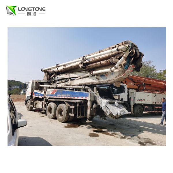 Используемая тележка конкретного насоса Putzmeister длина 37/42/52 m с меньше рабочих часов